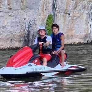 Meet your Posher, Jonathan